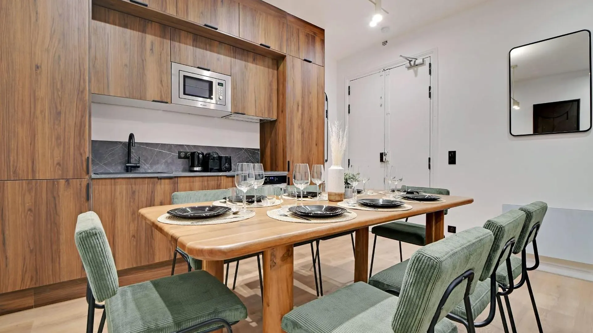 Spacious Apartment - 3Bdr-6P Parijs Frankrijk